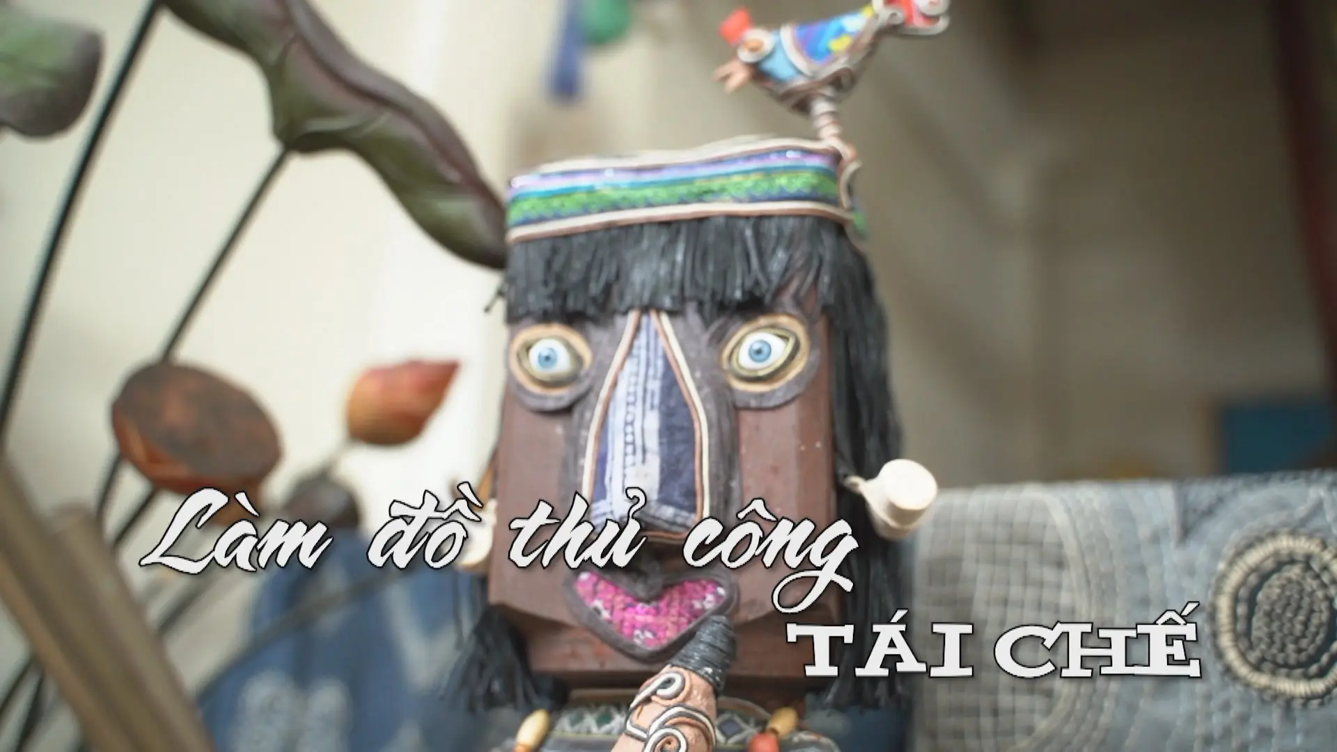 Làm đồ thủ công tái chế | Nhịp sống Hà Nội | 25/11/2025